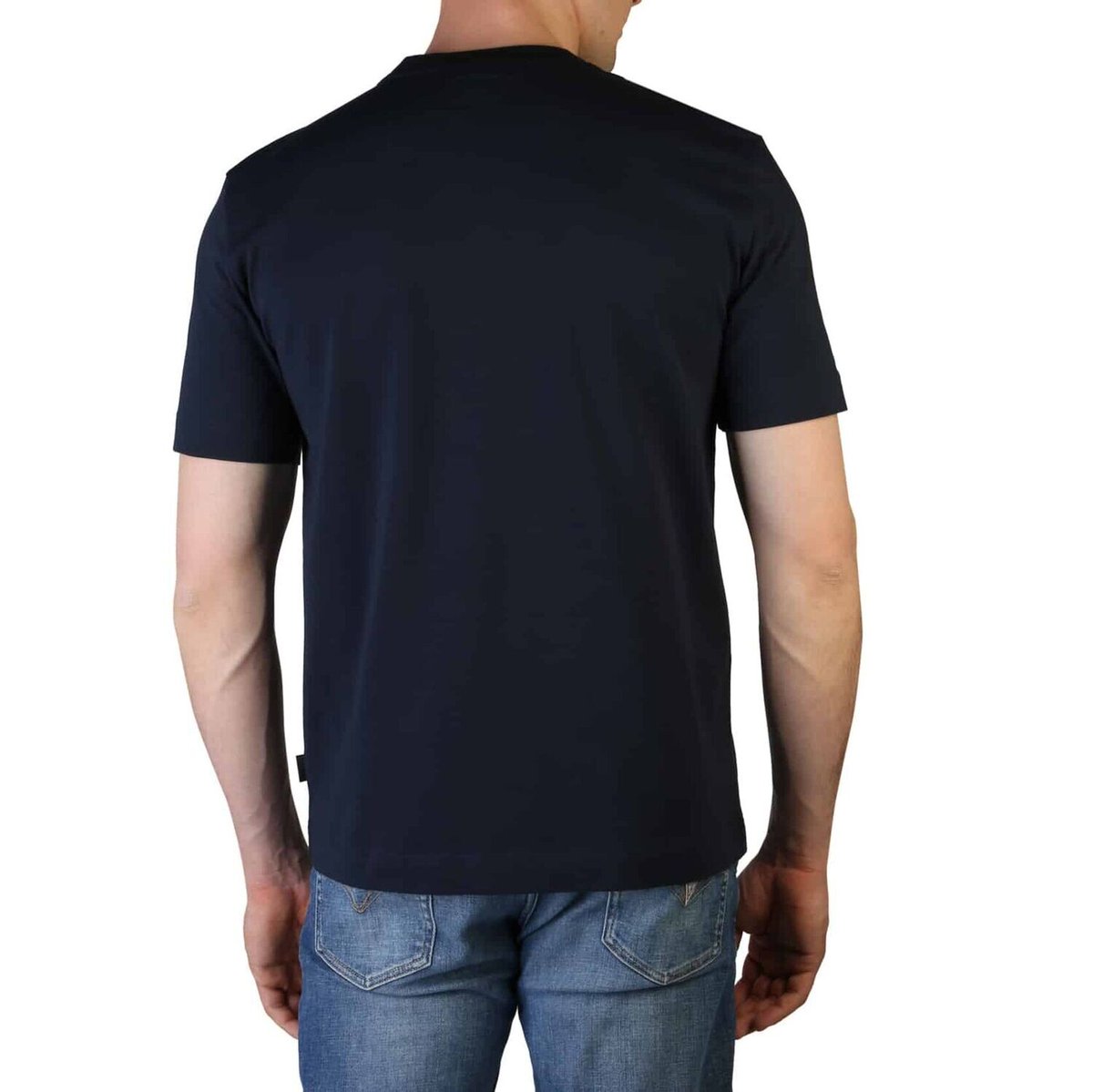 Phlaunt_com's tweet image. Style up your #tshirtcollection with this mens navy blue #roundneck #calvinklein tshirt.

phlaunt.com/products/Calvi…
