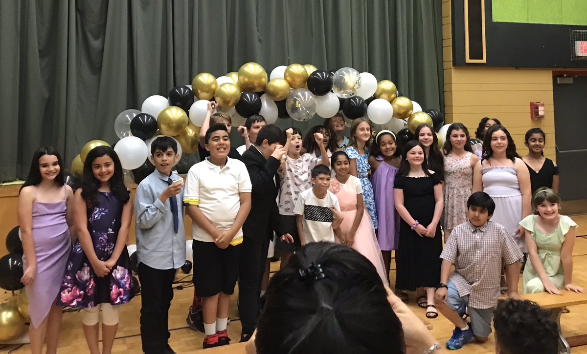 MilllValleyJS's tweet photo. On June 22, we celebrated our graduating grade 5 students! Thank you @DanMacLean12  and @Yvan_Baker for speaking! https://t.co/zxJYnYeFh9