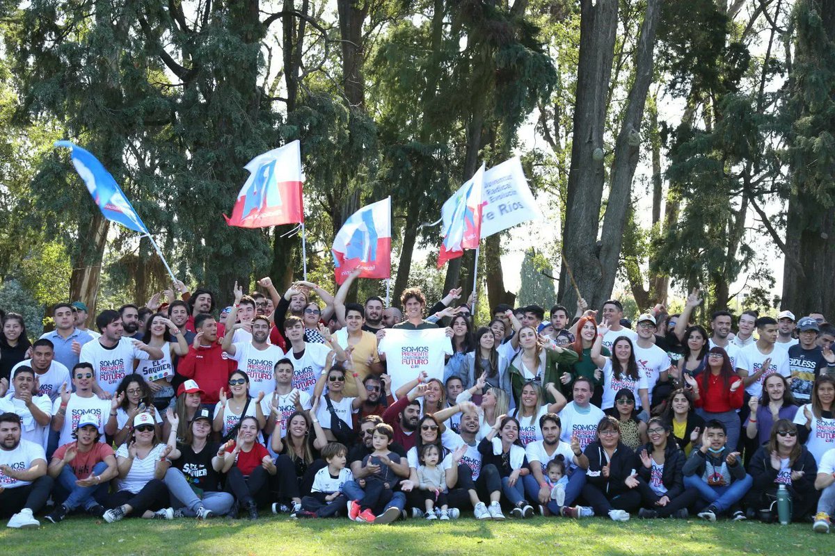 #ElPlanDeLaJuventud

Hace dos años, desde la <a href="/jradicalcaba/">Juventud Radical CABA</a> decidimos construir un Programa de Gobierno desde y para los jóvenes porteños. 

En ese tiempo, conversamos con vecinos, ONGs, empresas del sector privado y otros partidos, para darle sustento y volumen a nuestras ideas.