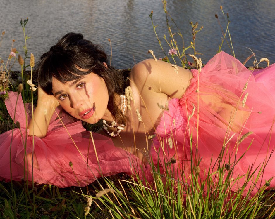 Lula_Japan's tweet image. 【心踊るダンサブルな楽曲3選🌞🩰】
リズミカルなサウンドが高揚感をもたらす3曲をご紹介。 夏のムードを盛り上げる、鮮やかなメロディーを堪能して。
#KUČKA #foxes #tops 
onl.sc/Si2ULi8