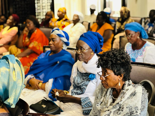 #ElectionSituationRoom is a model for peaceful elections around the world.
W/ support <a href="/UNDPSierraLeone/">UNDP in Sierra Leone</a> &amp; funds <a href="/UNPeacebuilding/">United Nations Peacebuilding</a>, please click link below 👇 to learn how #EminentWomen Sierra Leone 🇸🇱 would work to diffuse elections-related tensions: bit.ly/3CPTTad