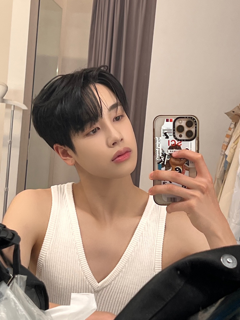xikers_official's tweet photo. [#헌터] 보그 촬영할 수 있게 돼서 너무 영광이었습니다! 예쁘게 봐주세용 🤍🩵🤍🩵
#xikers #싸이커스 https://t.co/urbC8qIlFf