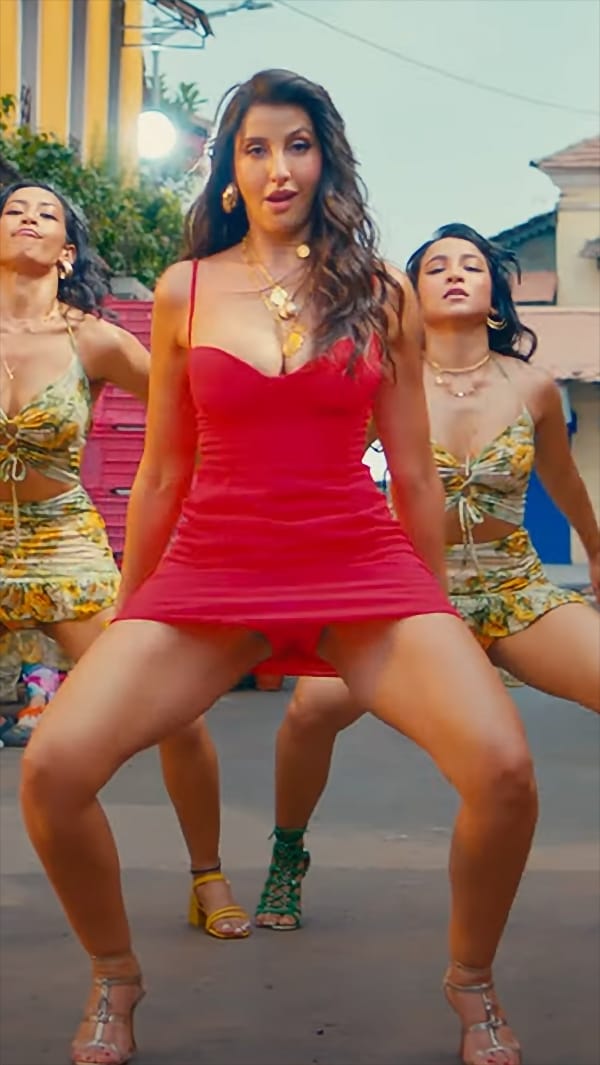 Ezhil_Goveas's tweet image. Nora Fatehi, "I don’t endorse Vulgarity. Thank you for the backlash” 

This is the song made by her 👇🤬

#Kannada #NoraFatehi #Dhurandhar2