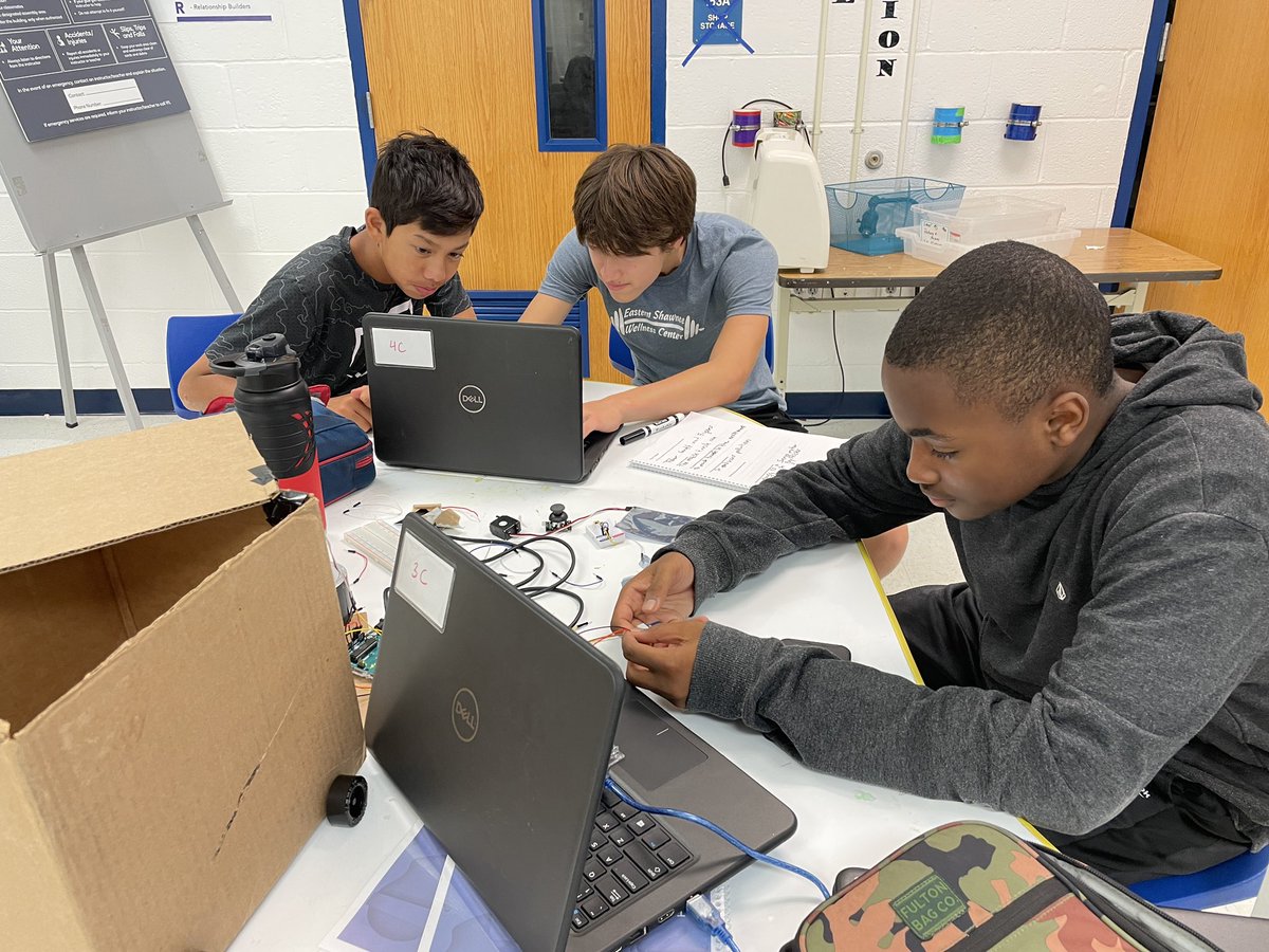 KJMS Makerspace tweet media