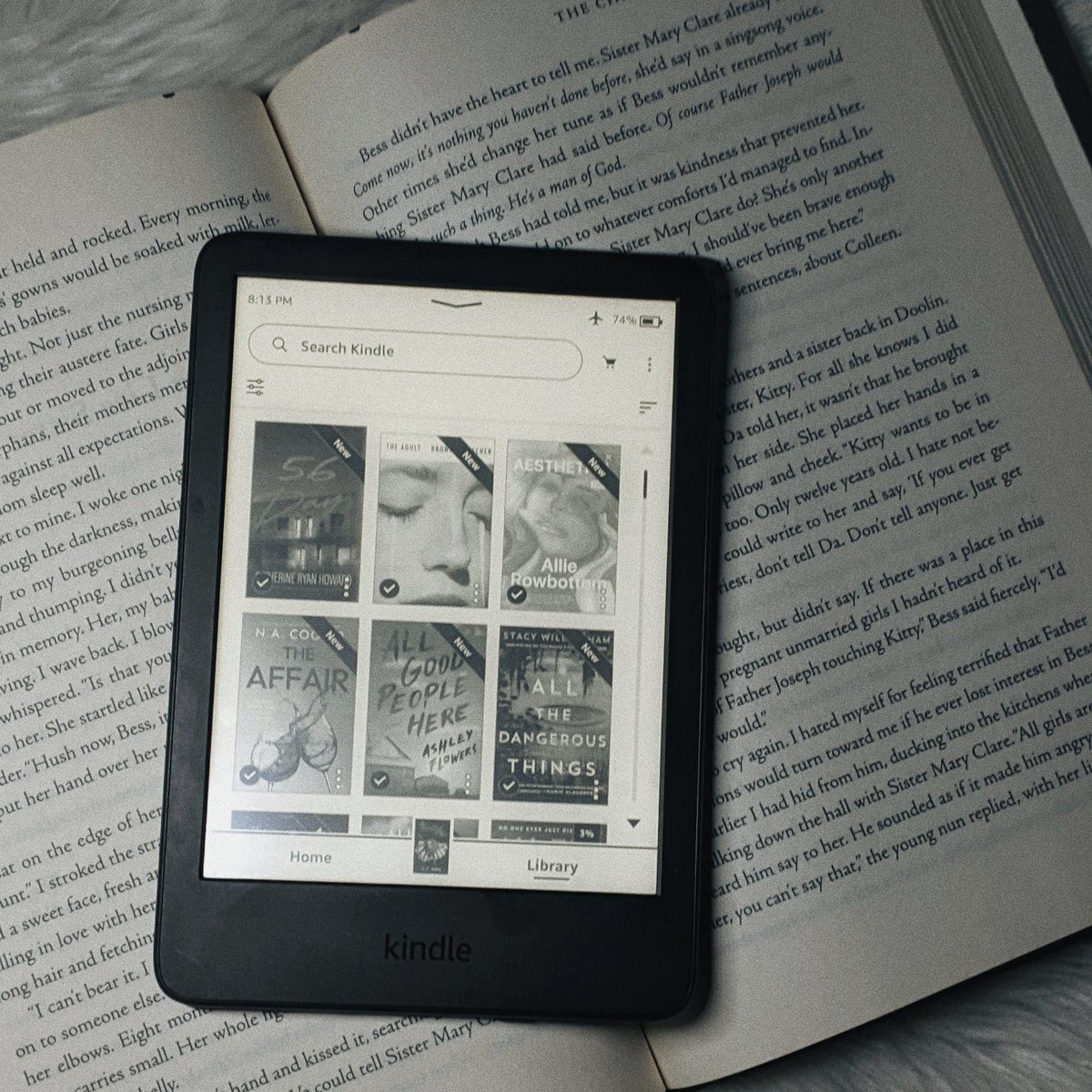 hi! i'm not new to #booktwt but i'm looking for new and interactive moots 🫶🏻

 ༉‧₊ genre: mystery, thriller &amp; historical fiction
 ༉‧₊ fave reads: human acts, mindfck series, tshoeh, malibu rising, and more!
 ༉‧₊ i'm a kindle girlie 👀

♡ or ⟳ to be moots!