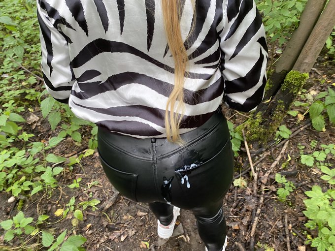 Hello 😈 Im online 💦  I can make custom content for you 💋 https://t.co/euR8QJhUJK