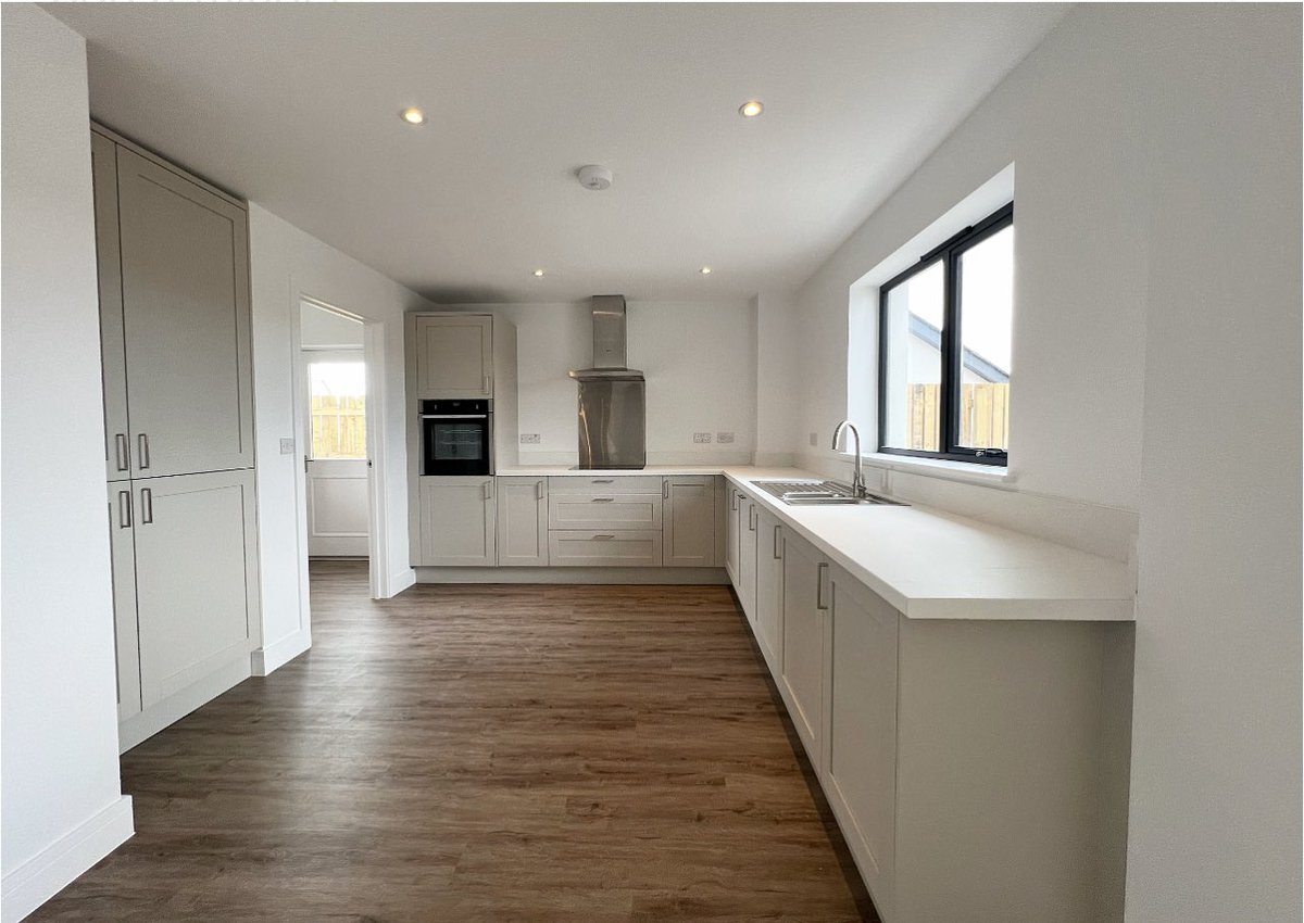 JSNorthDevon's tweet image. It’s #completionday for Plot 8 at #Highfields today! 🥳🥂

Wishing many #congratulations and a very happy #movingday to the new owners! 🎉🚛📦

Here’s some snaps of the finished product looking AMAZING… 😍🔥🙌🏻

We have limited plots remaining on Phase 1! 👉🏻☎️ 01271 325 153