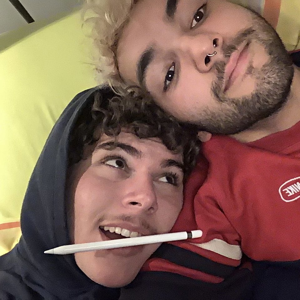 Tom's Hungry Hole on Twitter: "RT @xanderandjay: how it started // how it’s going 😈🙈"