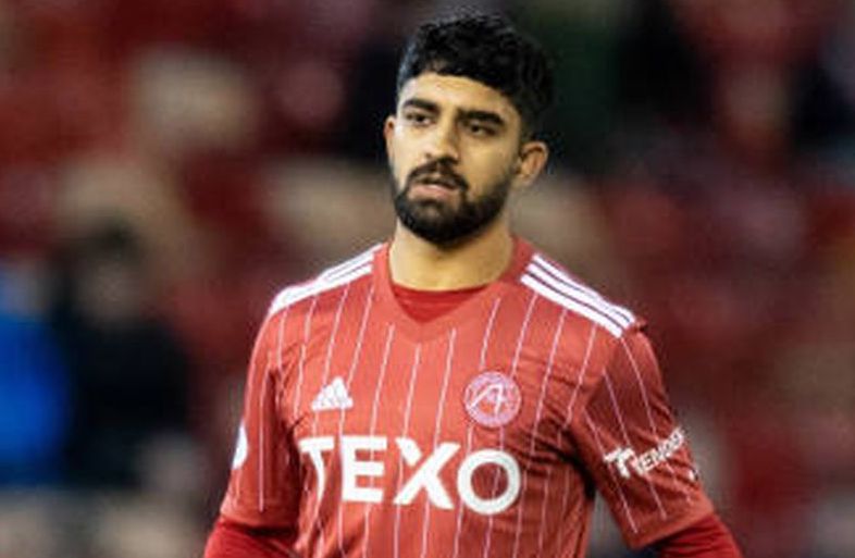 3083. Dilan MARKANDAY

20/08/01 - ENG

Prem Debut: 01/02/23 - ABERDEEN 1-3 St Mirren - sub (83 mins).