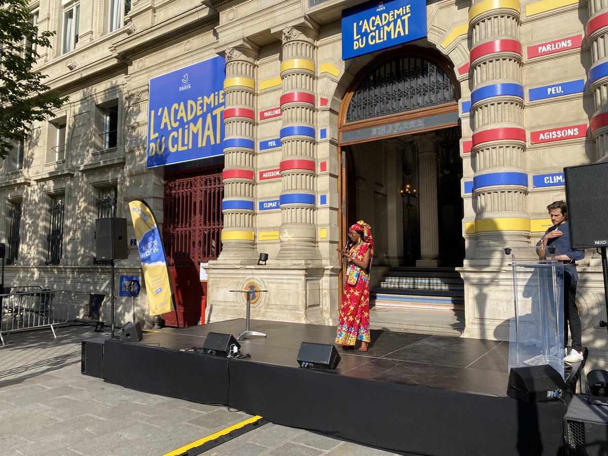 SaschaGabizon's tweet image. 👏 What do we want? #Climate Action! How do we want it financed? …by #public finance grants with #directaccess for #women, feminists, #IPs, local communities, and that paid by #tax on poluters (toxics, shipping, flights…) and by #debt #cancelation for global South! #Parissummit