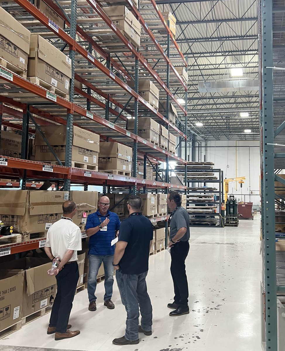 MunciePower's tweet photo. We hosted members of the sales team from RR USA, our @Interpumpgroup sister company, this week in Indiana. We're happy to have the opportunity to connect and get to know those from our sister company!
#InterpumpGroup #WorkTruckIndustry #RRUSA #Team #Sales https://t.co/R8678k3yIf