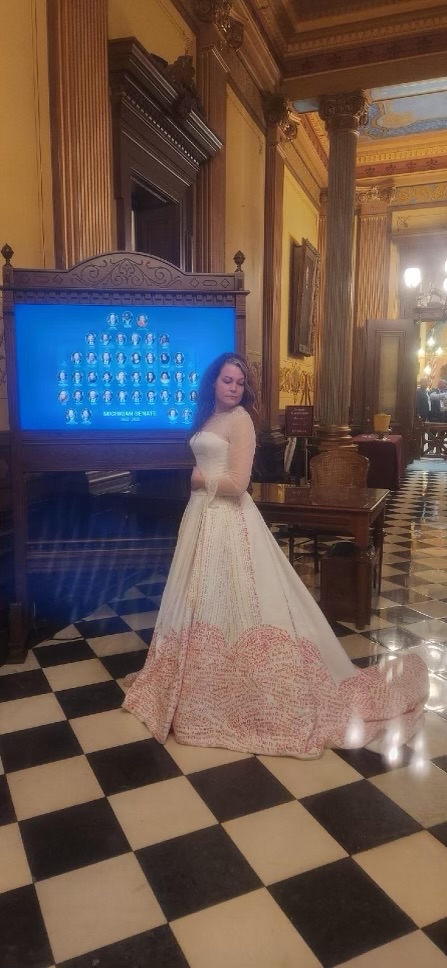 UnchainedAtLast's tweet photo. Some #ForcedMarriage and #ChildMarriage survivors held their own mini-#ChainIn at the #Michigan Capitol this week — and it worked! The #MI house & senate passed the bill package to #EndChildMarriage!! 🎉
#EndChildMarriageMI https://t.co/9oEs4x6nrZ