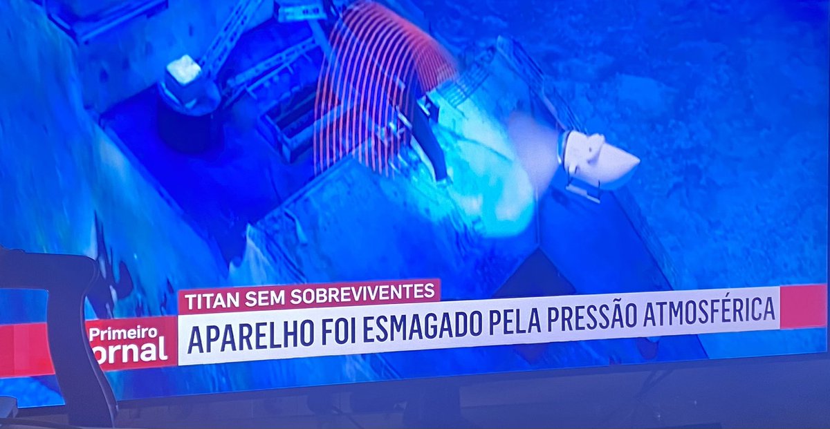 Foi a pressão atmosférica.