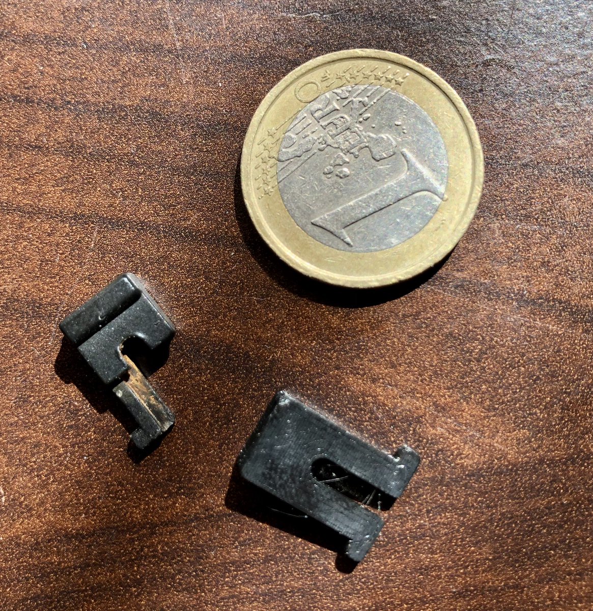 Fixing some parts on the backlight of a #bike

#3dprinting #3dprinter #3dprint #3dprintingspirits #3dimpression #3Dпечать #impresora3D #3DDruck #3dmodels #pin #light