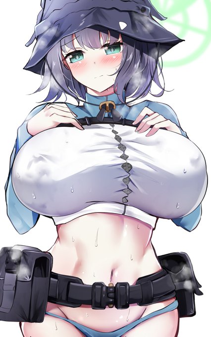 「この水着……少しきつかった……」 
#ブルアカ #BlueArchive 