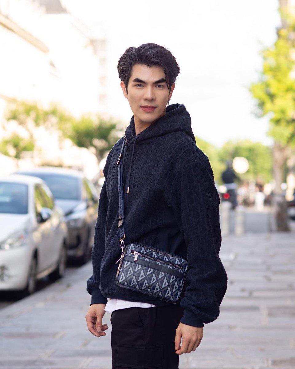 MilePhakph_CNFC's tweet image. can&apos;t wait for our Dior ambassador Mile🥰🥰🥰

MILEPHAKPHUM DIOR SUMMER24

@milephakphum
#DiorMenSummer24xMileApo