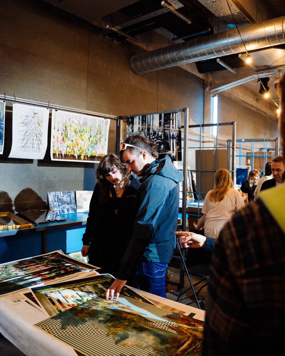 PFProjects's tweet image. Art Car Boot Sale weekend starts tomorrow! 
Here's all you need to know: tinyurl.com/ywnkrtza 

View the full list of artists &amp;amp; get your tickets here:
tinyurl.com/e59rkhxk

🔵 24 &amp;amp; 25 June
@SWG3glasgow G3 8QG

Sat 10am - 6pm
Sun 11am - 5pm