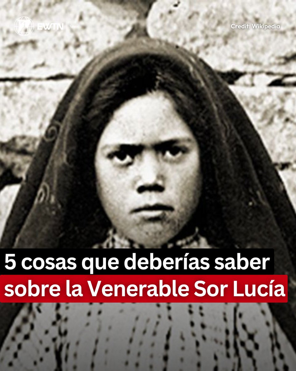 EWTNVaticano's tweet photo. El Papa Francisco ha promovido la causa de beatificación de Sor Lucía dos Santos, una de las videntes de Fátima. Previamente, Jacinta y Francisco Marto, los otros dos videntes, fueron canonizados en 2017. Conozcamos a la vida de esta increíble santa. Aquí hay cinco cosas clave que debes saber sobre Sor Lucía dos Santos:

1️⃣ La vidente más anciana de Fátima: Nacida en Portugal en 1907, Lucía fue la mayor de los niños pastores que presenciaron las apariciones de la Virgen María. Sus primos, Jacinta y Francisco Marto, también formaron parte de esta experiencia extraordinaria.

2️⃣ Mensajes de Jesús y María: A lo largo de su vida, Lucía recibió numerosas visiones y mensajes tanto de Jesús como de María. Una visión que tuvo en 1925 dio lugar al establecimiento de las devociones del Primer Sábado, promoviendo la oración, la confesión y la meditación.

3️⃣ Sentido del humor: Sor Lucía era conocida por su ingenio y sentido del humor. El cardenal José Saraiva Martins la describió como una "bromista" con mucho sentido del humor. Su personalidad brillaba a través de sus interacciones con los demás.

4️⃣ Amistad con el Papa Juan Pablo II: Sor Lucía desarrolló una estrecha amistad con el Papa Juan Pablo II. El Santo Padre atribuyó a sus visiones el haber sobrevivido a un intento de asesinato. Se encontraron en múltiples ocasiones y su fallecimiento afectó profundamente al Papa.

5️⃣ Vida longeva y causa de canonización: Lucía falleció en 2005 a la edad de 97 años. Su causa de canonización se abrió en 2008 y el Papa Francisco recientemente reconoció sus virtudes heroicas, declarándola "venerable". Se requiere un milagro atribuido a su intercesión para su beatificación.