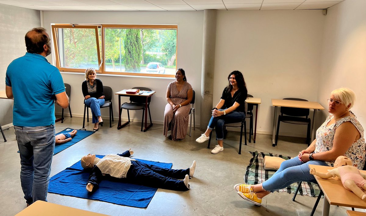 Responsables #Formation venus à notre matinée "Vis  ma vie de stagiaire" ravis!
Ils ont apprécié les ateliers en petits groupes &amp; les pratiques testées
Le massage cardiaque avec Benoît notre formateur SST, test des extincteurs, et "risques chimiques" étaient les 2 autres ateliers