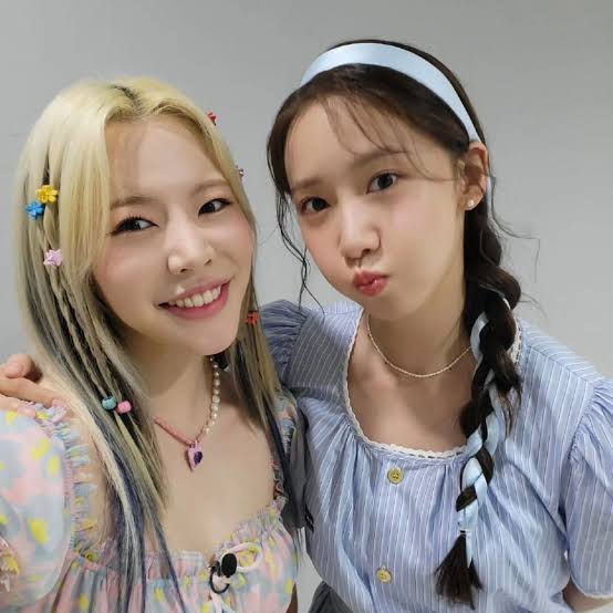 Sugar Sister Yoona commented on Sunny too!

🦌: "i mean who is this How long has it been whats happening i like it🥹"

Same unnie 🥹