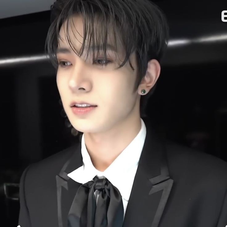 Hi, i'm looking for a partner

About me:
- turning 20 
- photographer, can be ur ig bf
- can afford to live in this economy
- has 1 dog, 1 cat
- bubugahan ka /j
- nsa, ok for fun landi

About you:
- male, can be female
- knows how to initiate because i'm kinda shy
- down to gala