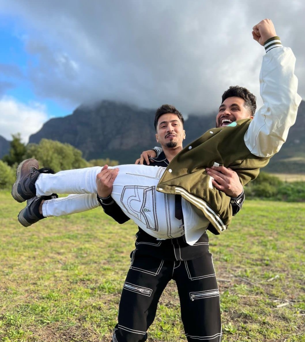 #FaisalShaikh & #ShivThakare sharing best friends goal.

#KhatronKeKhiladi13