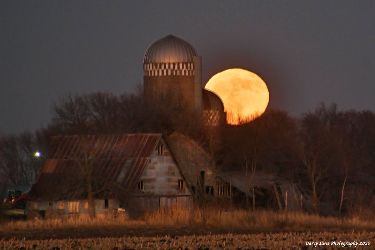 PASS IT ON! Full Supermoon arrives on July 3rd. It will appear slightly larger and brighter than usual. During the month of July, this Moon is known as the Full Buck Moon. Photo courtesy of Darcy Sime. #Supermoon #Space