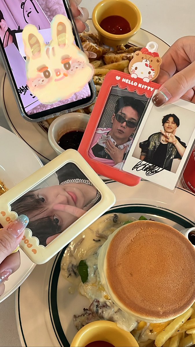 meetcwtime's tweet photo. 취향의아이콘닉✌️✌️ https://t.co/9uOZ4BV8nh