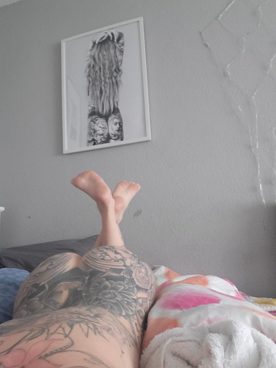 BonnyExklusiv's tweet photo. Welcher Arsch wäre dir lieber, der an der Wand oder der auf dem Bett?
#poster #posterfürdich #inked #inkedass #arsch #arschmitfarbe #tattoomodel #dusche #germangirl https://t.co/NEfMgg41db