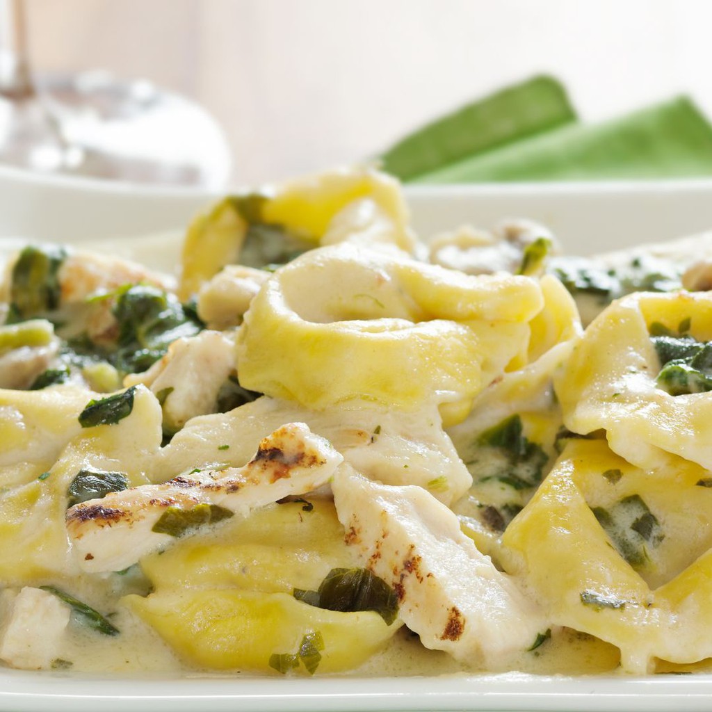 Asiago Tortelloni Alfredo with Grilled Chicken is a delicious and hearty Italian dish that combines tender tortelloni filled with creamy Asiago cheese and a rich and indulgent Alfredo sauce.

Read more 👉 lttr.ai/ADMLX

#familydinner #chickenrecipe #quickrecipe