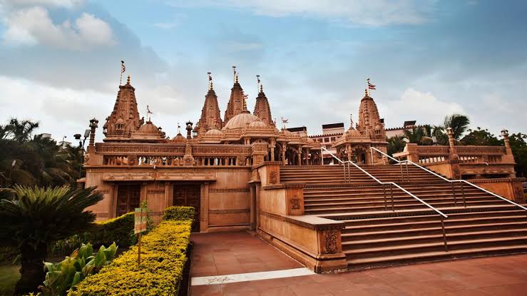 sudhirmehtapune's tweet image. #Pune Airport Update.
@IndiGo6E introduces 2 more flights to Rajkot and Vadodara.

Starting 3rd July 2023, #Indigo will fly direct to 

#Rajkot 6 times a week.
↗ PNQ to RAJ 07:15- 09:00
↙ RAJ to PNQ 09:45 - 11:20

#Vadodara 5 times a week
↗ PNQ to BDQ 16:30 - 18:00
↙ BDQ to…