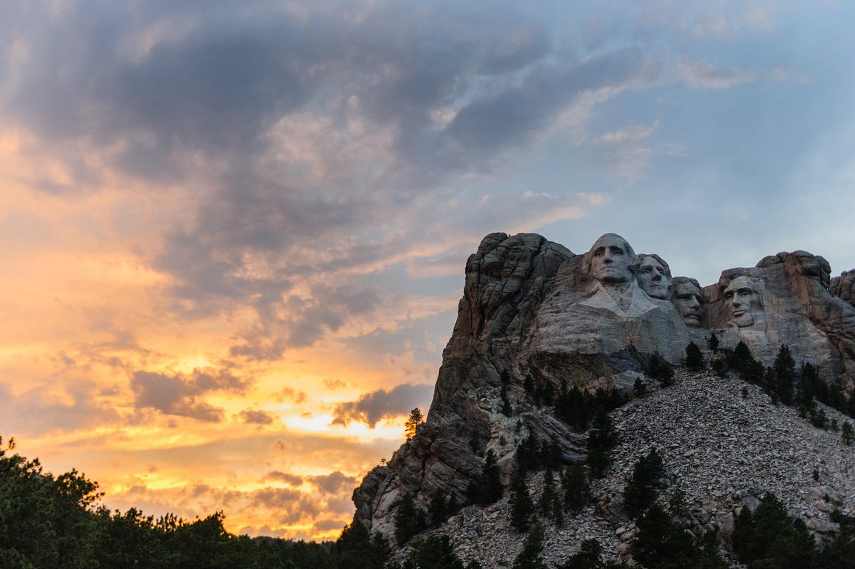 Did you know the heads of Mount Rushmore are less than a ninth of the height of the Washington Monument a 26 vs 555 feet respectively? #MtRushmore #MountRushmore #VisitSouthDakota #SouthDakota #XanterraTravel