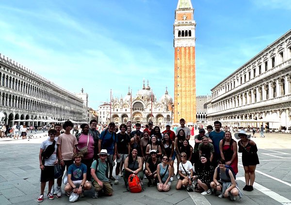 Mrs. Raglow tweet media