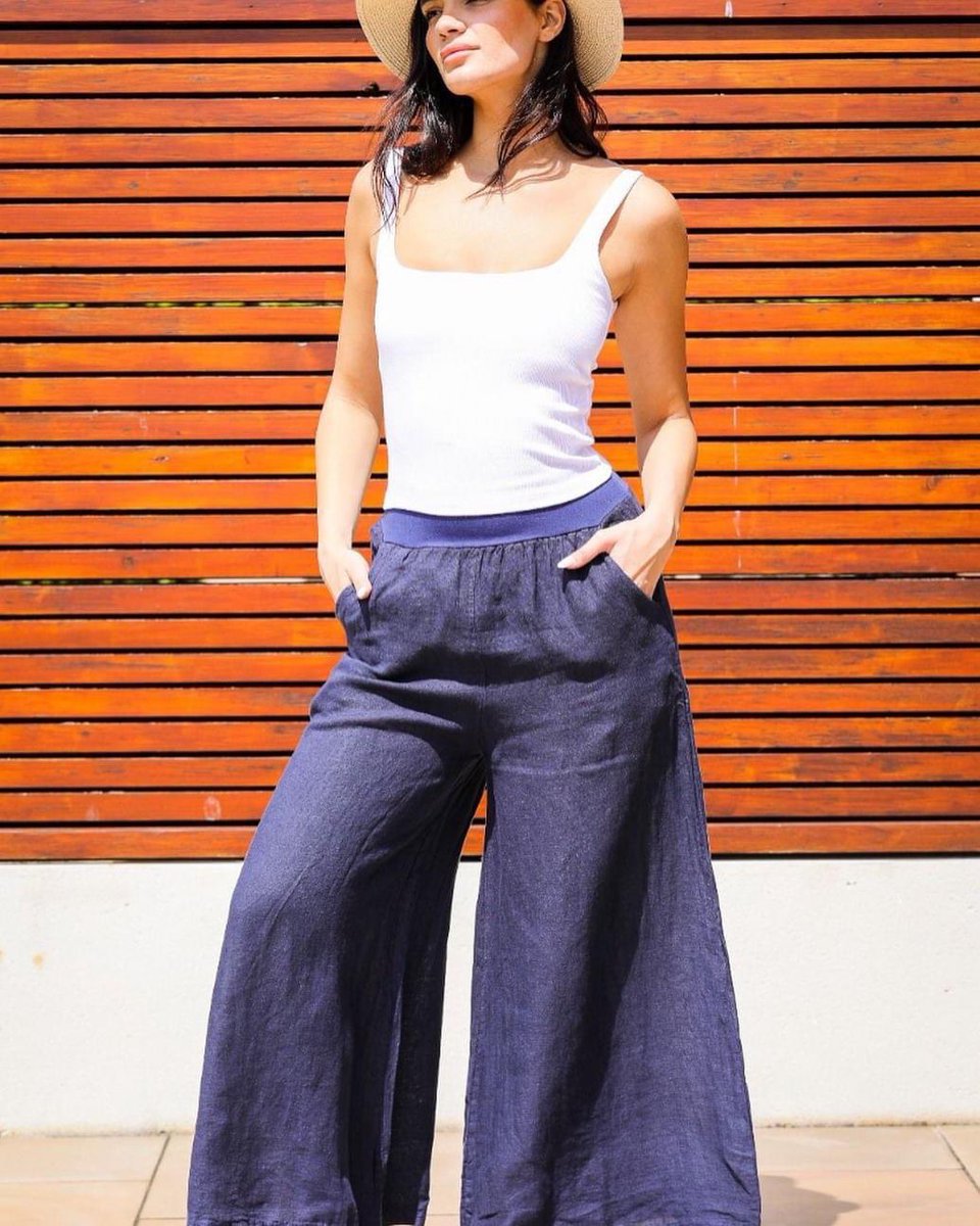 Wide leg linen trousers in navy, white or khaki. No explanations needed. 

#linen #widelegtrousers #classic #timeless #ageless #chic #summer #capsulewardrobe #claygate #hot #summerinthecity #esher #palazzo #neutrals #simplicity #weekendvibes #keepcool #whattowear #daytonight