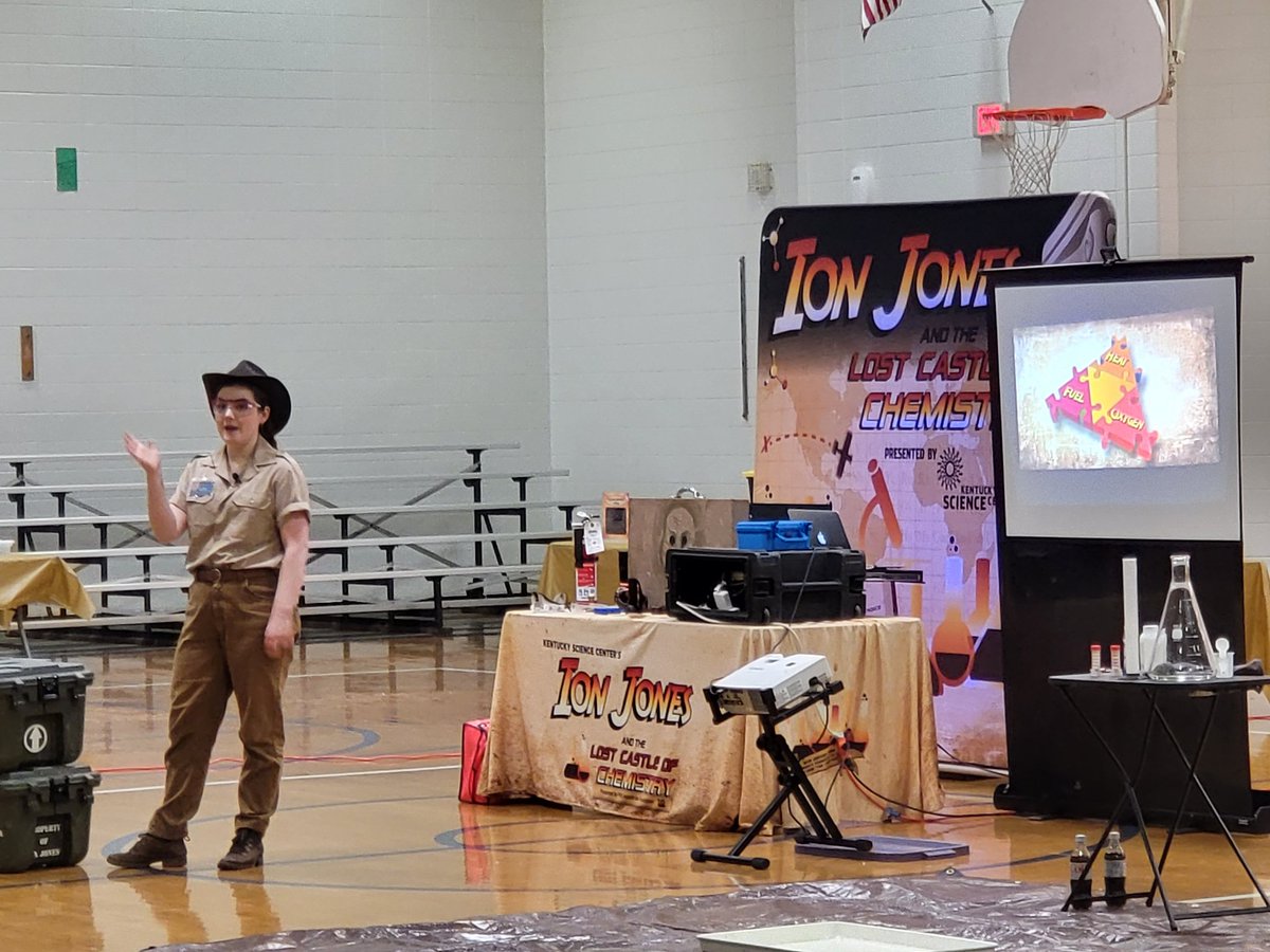 DrPleasant1908's tweet photo. #JCPSBPL @KMSBobcats @KYScience Ion Jones is unlocking the Triangle of Fire during JCPS Backpack League. https://t.co/eIBI8GyRux