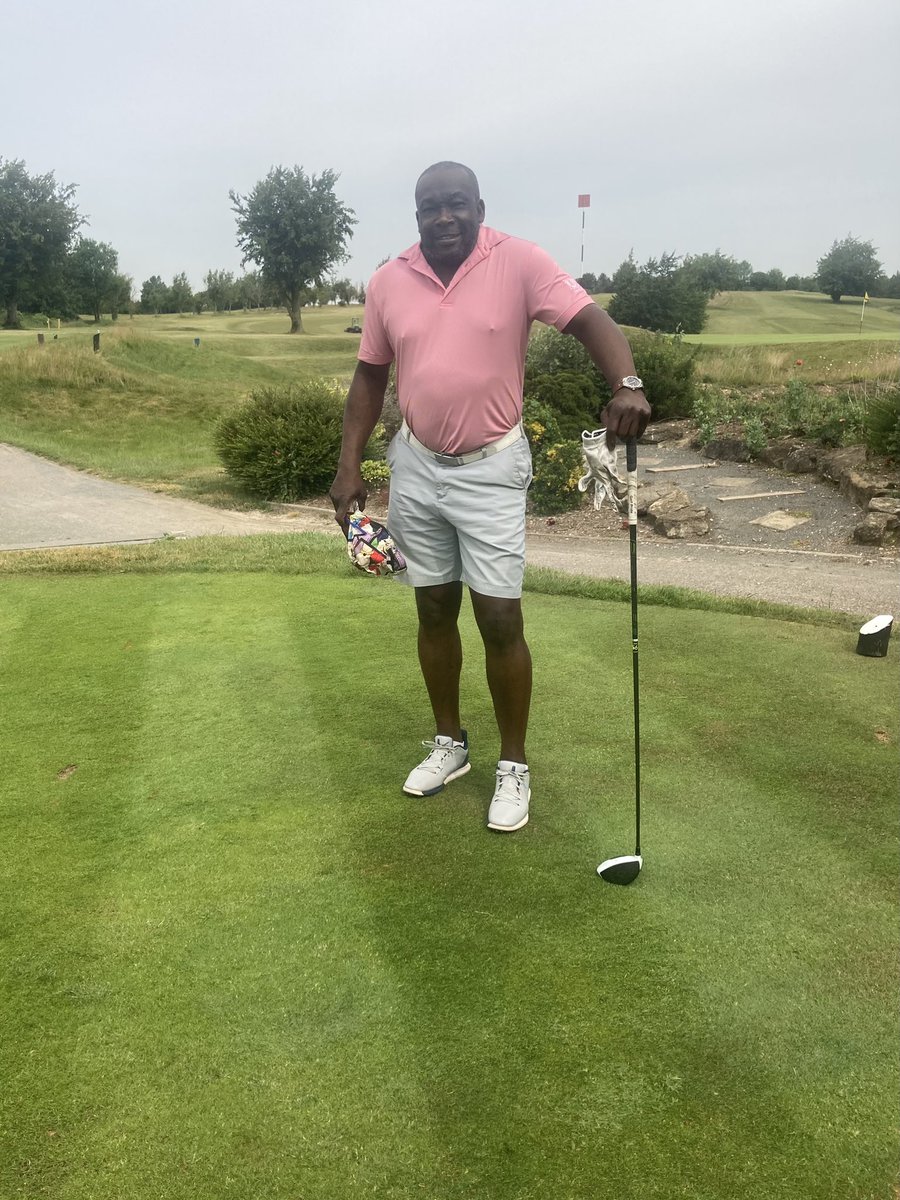 Gladstone Small heading out to play this morning #dunstabledowns #golfcourse #cricketer #england #ashes #bedfordshire #summer #downland #weekend #jamesbraid