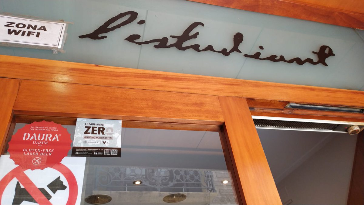 vic_mediambient's tweet photo. Aquest estiu #SumaTalZero per reduir el malbaratament alimentari ���🥖🍖🥙🥧
➕de 30 bars i restaurants de #Vic ja ofereixen el menjar que sobra al plat en carmanyoles compostables♻️🌱
S'han adherit a la campanya que promou l'@aj_vic
ℹ️👉 https://t.co/M6cEiExWaY https://t.co/iX1fOXLNfq