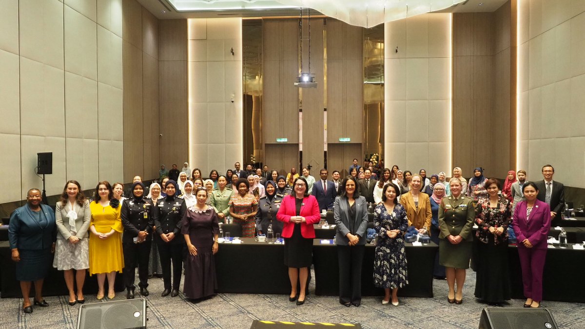 Collaboration with <a href="/IDFRMalaysia/">Institute of Diplomacy and Foreign Relations 🇲🇾</a> and <a href="/IrlEmbMalaysia/">Ireland in Malaysia</a> to commemorating International Day for Women in Diplomacy in KL with over 100 guests from Diplomatic Corps, Government, Academia and Think Tanks with the theme - Women in Diplomacy: A Spectrum of Opportunities