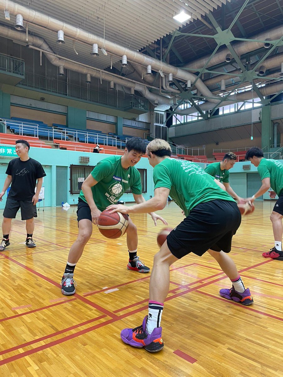 taichi0244's tweet image. #ta1diary【vol.1087】

ワークアウト-完-
韓国のスキルコーチの元新たな刺激、エッセンスをいただきいい雰囲気の中レベルアップできました⤴️
残すはエキシビジョンマッチ楽しんでもらえるように👍

#ONEPROJECT
#喜多機械産業産業株式会社
#とくしまイル

#中村太地　#ta1 
#Bリーグ　#シーホース三河