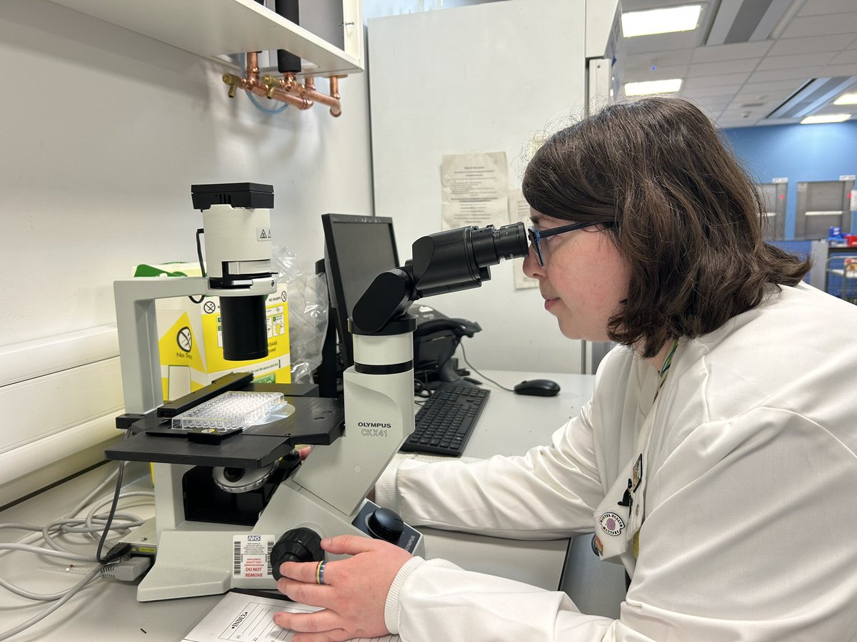 sciencedoll's tweet photo. This week has been #PathologyWeek so here are a few pictures of me at work in a microbiology lab https://t.co/5dcQjEnqWT