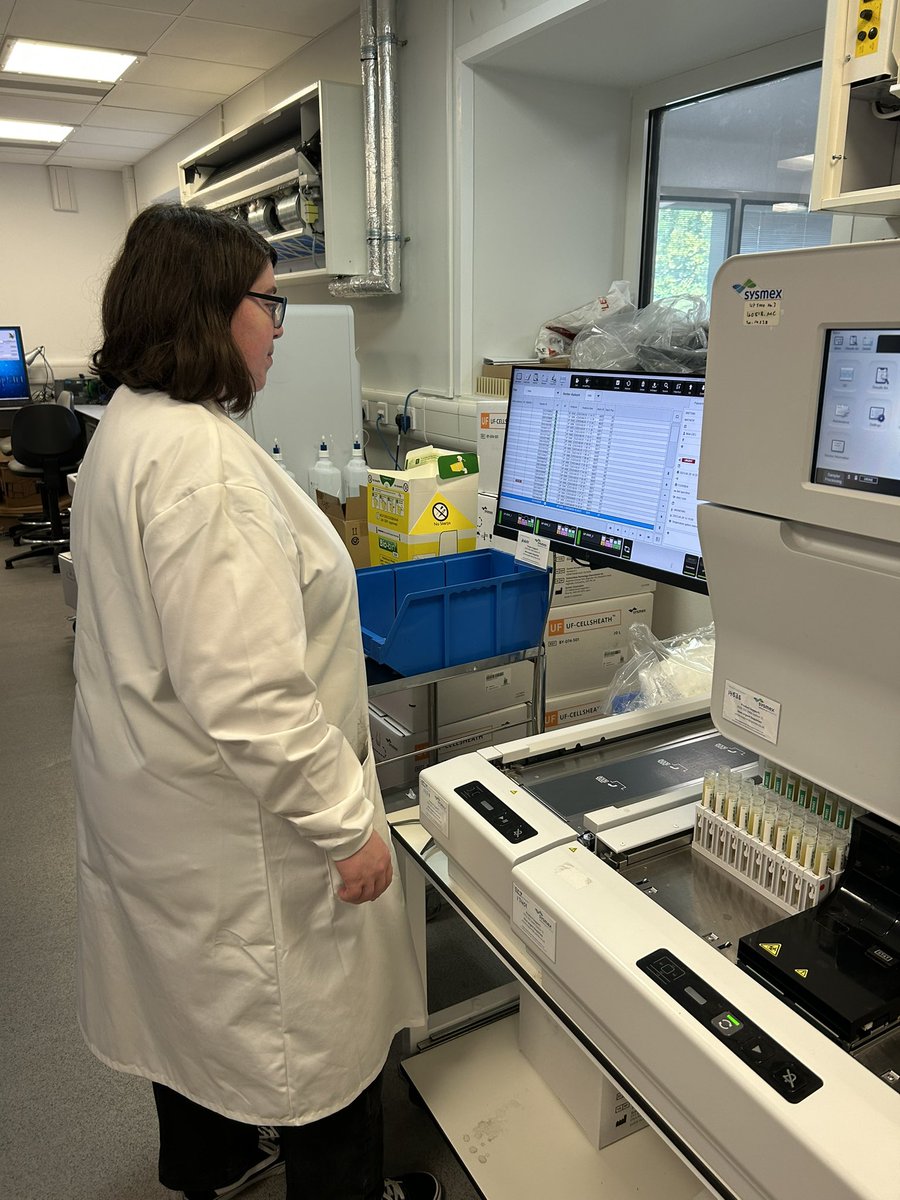 sciencedoll's tweet photo. This week has been #PathologyWeek so here are a few pictures of me at work in a microbiology lab https://t.co/5dcQjEnqWT