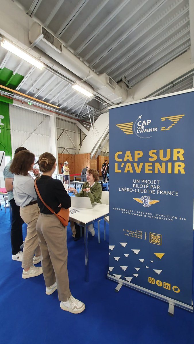 _CapSurLAvenir_'s tweet photo. Cap sur l'Avenir a son stand au @salondubourget ! 
Venez échanger avec notre équipe pour découvrir notre vision et nos actions pour l'aéronautique de demain.
Le stand est situé dans le Hall 1, juste à côté des simulateurs de vol de @Flyandfight 😉 https://t.co/afOGXQHQWv