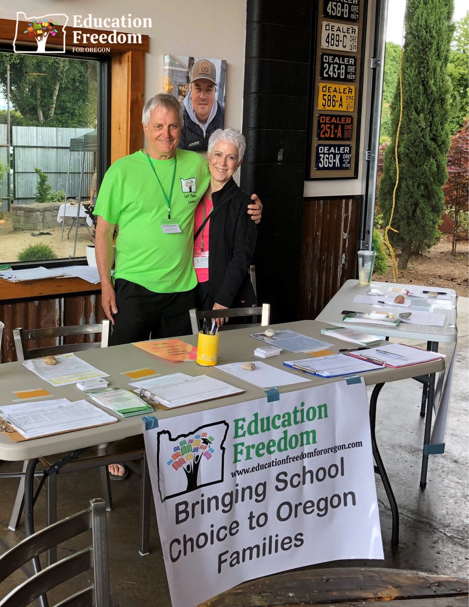 We LOVE our amazing volunteers! They are out in force across our beautiful state gathering signatures and making sure every Oregonian learns about the power of #SchoolChoice and #OpenEnrollment. You can join our team and help us out too! Start here → educationfreedomfororegon.com/volunteer/