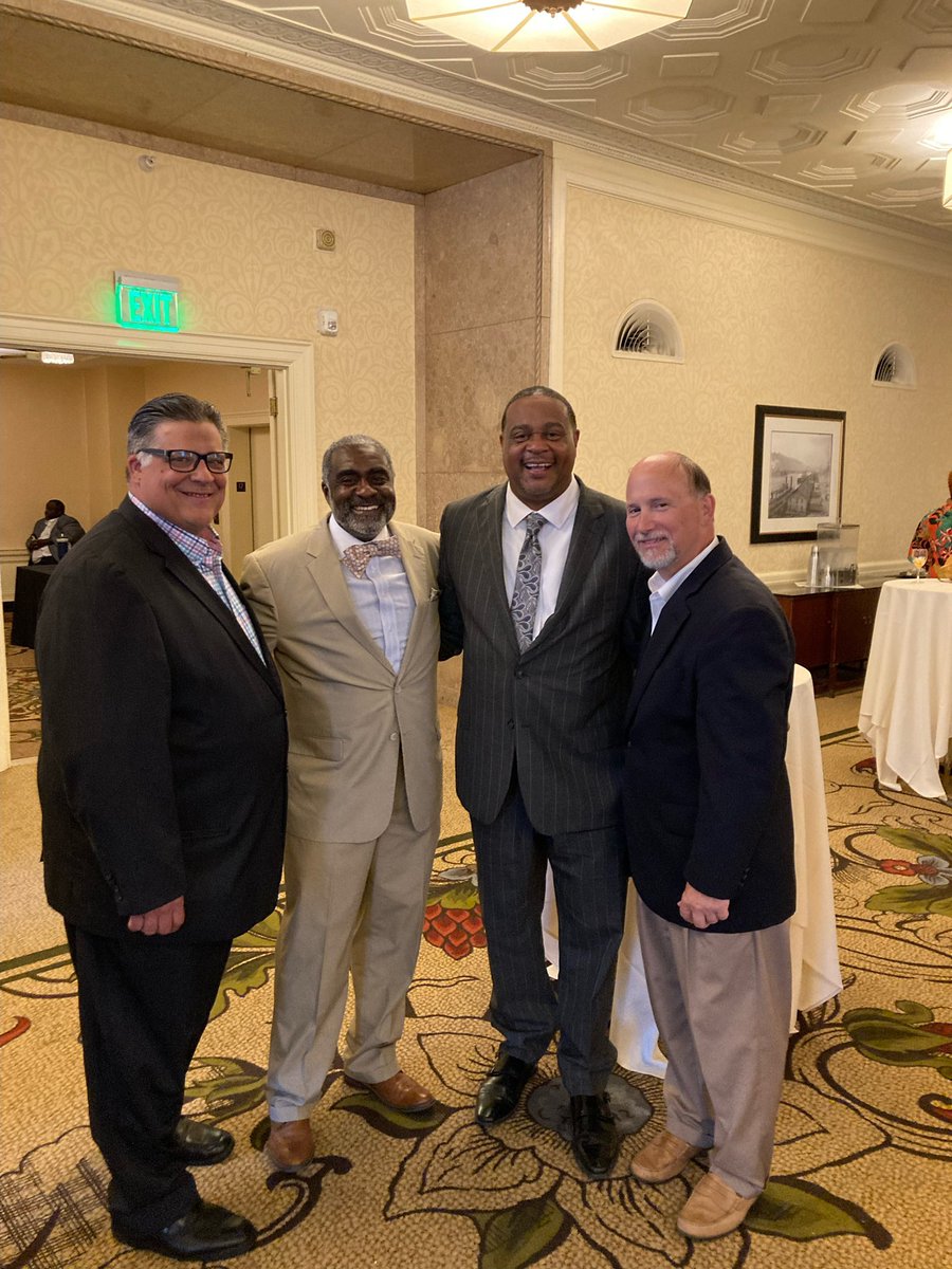 AvantiC_G's tweet photo. Pleased to join and support @MayorEdGainey along with Councilman-Elect @kharimosley and former State Rep. Marc Gergely. #MovingPittsburghForward https://t.co/pYjiXv6yAF
