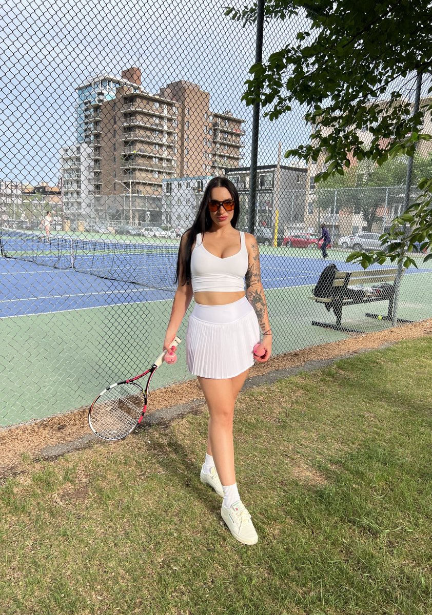 Jess_Meow on Twitter: "Who wants to play some tennis? 🎾👀"