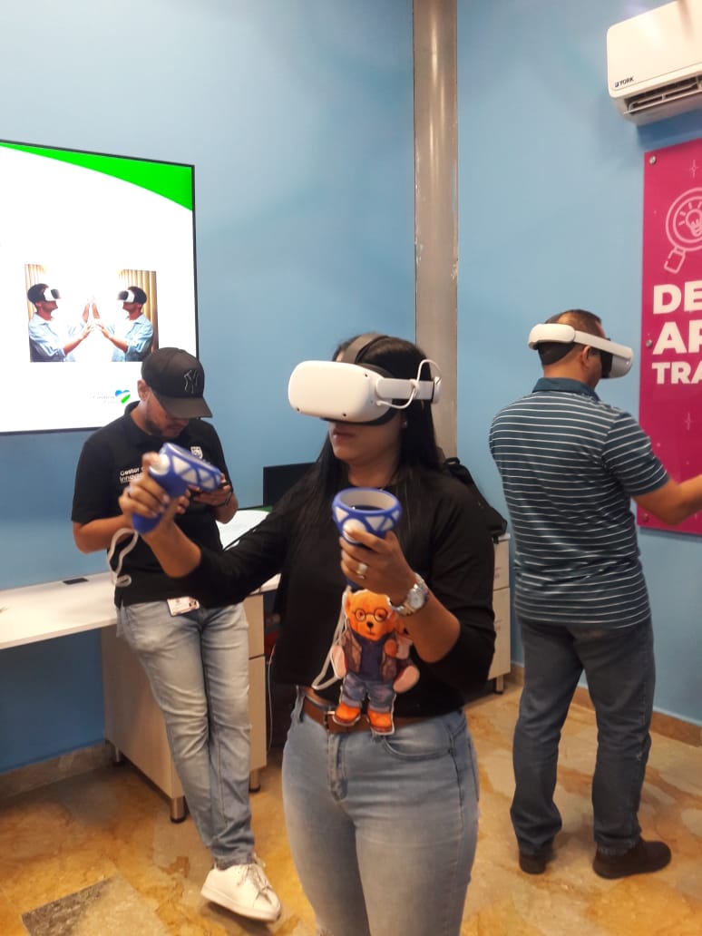 laprofevicky86's tweet photo. I.E José Antonio Galán presente. Espacios de realidad virtual https://t.co/A6s7ygP1FS