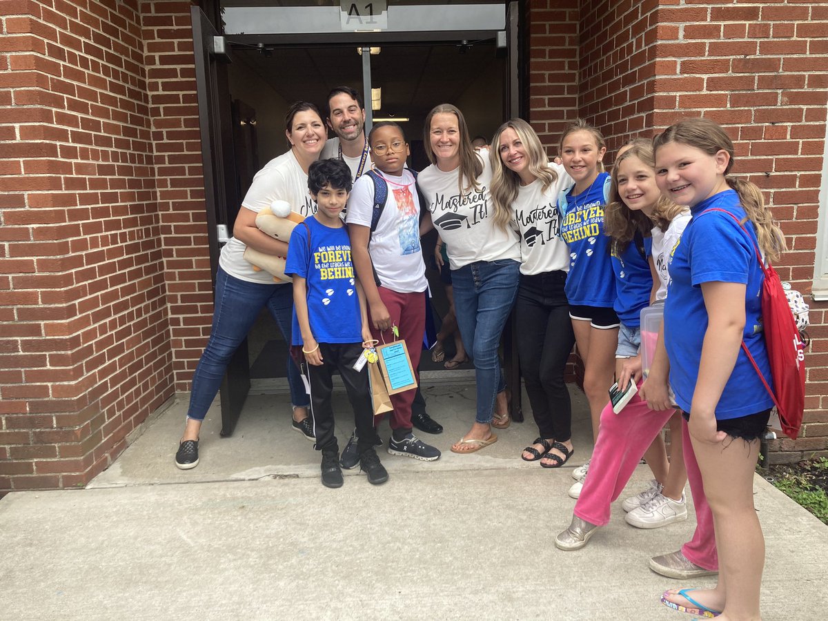 MeadowbrookSchoolEM tweet media