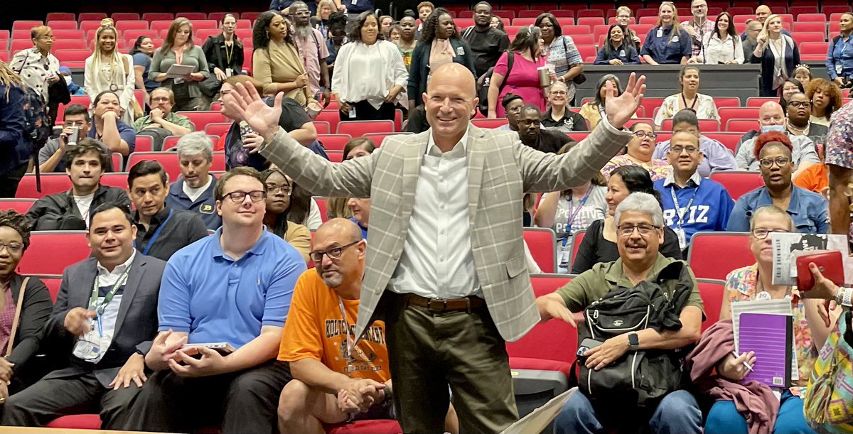 Great keynote today from <a href="/E_Sheninger/">Eric Sheninger</a> at the HISD E3 conference!!! #HISD_E3 @HISD_Inst_tech