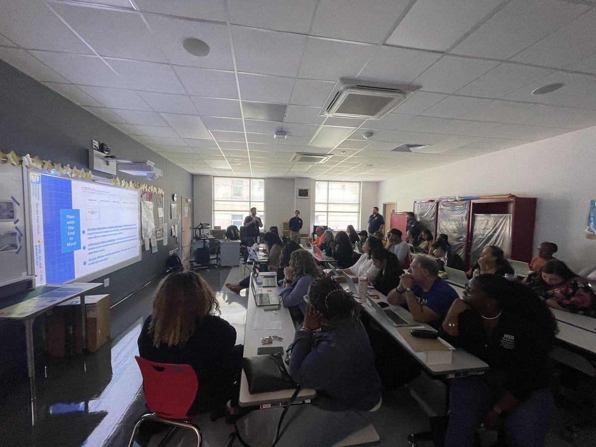 <a href="/MisterPyles/">Mr.Pyles</a> is giving some amazing gems for creating escape rooms #HISD_E3