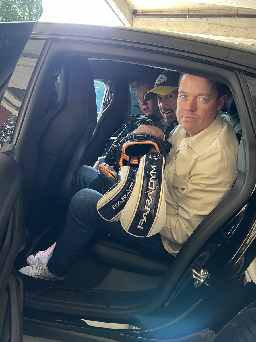 When your golf clubs are more important to you than your passengers in your car !! ⁦<a href="/StephenMulhern/">Stephen Mulhern</a> ⁦<a href="/Pauldomaine/">Paul Domaine</a>⁩ 🤣🤣🤣🤣 #nothappy